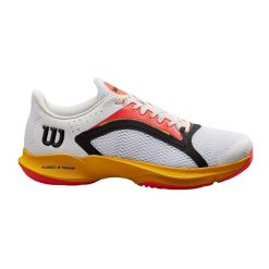 Buty sportowe Wilson z konstrukcją Pro Torque i podeszwą Duralast. Białe obuwie sportowe Wilson, z gumy, bez zapięcia. W wyprzedaży za 337.65 zł.