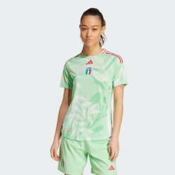 Koszulka Italy 25 (Women's Team) Away Authentic. Zielone koszulki sportowe Adidas, bez wzorów, z materiału, bez ramiączek, do piłki nożnej. Za 699.00 zł.