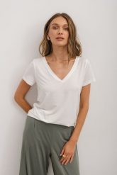 T-SHIRT KLARA MODAL ECRU S - Flawless. T-shirty Flawless, s, bez wzorów, z elastanu, bez kołnierzyka, bez ramiączek. Za 190.00 zł.