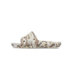Klapki unisex Crocs Classic Marbled Slide. Brązowe klapki Crocs, bez wzorów, z materiału, bez obcasa. Za 246.00 zł.