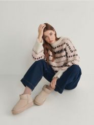 Skórzane śniegowce na platformie - beżowy. Brązowe trapery i śniegowce Reserved, ze skóry. W wyprzedaży za 69.99 zł.