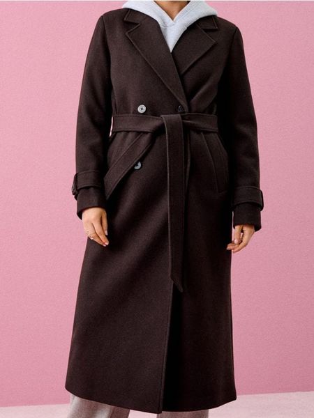 Płaszcz z paskiem i ozdobnymi guzikami - brązowy. Brązowe płaszcze Sinsay, l, bez wzorów, bez kaptura. Za 139.99 zł.