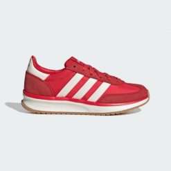 Buty RUN 70s 2.0. Białe trekkingi Adidas, ze skóry, trekkingowe. Za 299.00 zł.