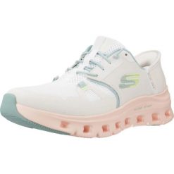 Kapcie SKECHERS GLIDE-STEP PRO Beżowy. Brązowe obuwie domowe Skechers, bez wzorów, z tkaniny, bez zapięcia. W wyprzedaży za 390.00 zł.