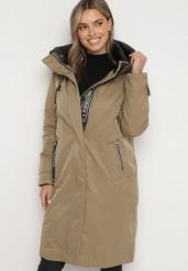Ciemnobeżowa Pudełkowa Kurtka Typu Parka z Kapturem i Kieszeniami Kaithraea. Brązowe kurtki Born2be, l, z wełny, eleganckie, z kapturem. Za 349.99 zł.