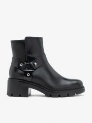 Czarne botki biker boots ze skóry licowej. Czarne botki Ryłko, bez wzorów, ze skóry, z okrągłym noskiem, bez obcasa, na obcasie, bez zapięcia. W wyprzedaży za 449.99 zł.