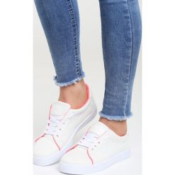 Białe Buty Sportowe The Space. Białe obuwie sportowe Born2be, bez zapięcia. Za 19.99 zł.