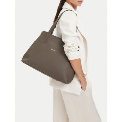 Torebka GINO ROSSI. Brązowe shopper Gino Rossi, bez wzorów, bez dodatków. Za 479.99 zł.