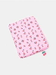 Torba na laptopa z motywem wiśni - różowy. Czerwone torby na laptopa Sinsay, bez wzorów. Za 25.99 zł.