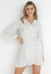 Biała Kopertowa Sukienka z Falbankami w Kropki Bamia. Białe sukienki Born2be, l, bez wzorów, bez kołnierzyka, bez ramiączek, mini, kopertowe. Za 109.99 zł.
