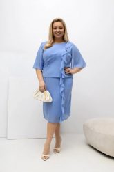 Sukienka Estelle w błękitnym kolorze - zwiewna szyfonowa kreacja PLUS SIZE XXL OVERSIZE WIOSNA. Niebieskie sukienki Moda Size Plus Iwanek, na imprezę, na wiosnę, l, bez wzorów, z elastanu, eleganckie, z asymetrycznym kołnierzem, plus size, bez ramiączek, midi, asymetryczne. Za 379.90 zł.