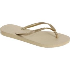 Japonki damskie Havaianas Slim. Brązowe klapki Havaianas, bez wzorów, z kauczuku, bez obcasa. Za 79.99 zł.