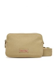 Calvin Klein Torebka Webbing Strap Canvas Camera Bag LV04F3385G Beżowy. Brązowe listonoszki Calvin Klein, bez wzorów, z materiału, bez dodatków. Za 369.99 zł.