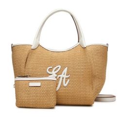 Torebka Emporio Armani. Brązowe torebki klasyczne Emporio Armani, bez wzorów, bez dodatków. Za 1,619.00 zł.