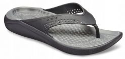 Japonki Dla Dorosłych Crocs Literide Flip. Czarne klapki Crocs, bez wzorów, z materiału, bez obcasa. Za 139.99 zł.