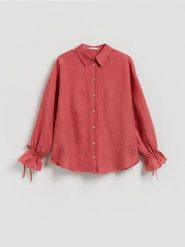 Koszula z lnem - intenstywna czerwień. Czerwone koszule Reserved, l, bez wzorów, z tkaniny, bez kołnierzyka, bez ramiączek. Za 129.99 zł.