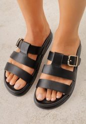 Czarne Płaskie Klapki z Paskiem ze Sprzączką Tameren. Czarne klapki Renee, bez wzorów, bez obcasa, na płaskiej podeszwie. Za 79.99 zł.