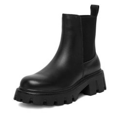 Sztyblety DeeZee. Czarne botki DeeZee, bez wzorów, bez obcasa, na płaskiej podeszwie, bez zapięcia. Za 299.99 zł.