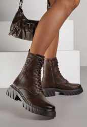 Brązowe Rockowe Botki Workery Zdobione Nitami Eratila. Brązowe botki Renee, z aplikacjami, z jeansu, bez obcasa, na płaskiej podeszwie, bez zapięcia. Za 189.99 zł.