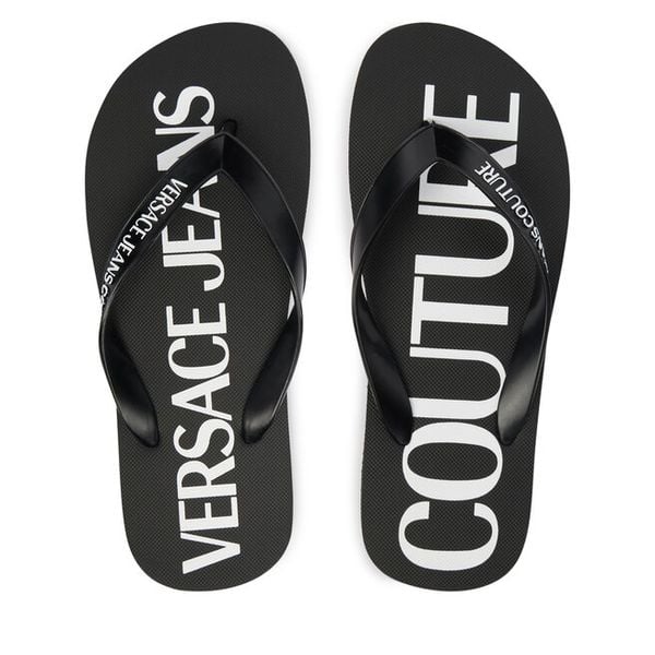 Japonki Versace Jeans Couture. Czarne klapki Versace Jeans Couture, bez wzorów, z jeansu, bez obcasa. Za 145.99 zł.