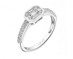 Pierścionek z białego złota z diamentami - 0,55 ct - próba 750. Białe pierścionki Apart, z diamentem, złote. W wyprzedaży za 10,493.00 zł.