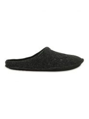 Crocs Kapcie "Classic Slipper" w kolorze czarnym rozmiar: 37/38. Czarne obuwie domowe Crocs, bez wzorów, z materiału, bez zapięcia. Za 105.95 zł.