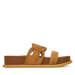 Klapki Liu Jo. Brązowe klapki Liu Jo, bez wzorów, bez obcasa. Za 339.99 zł.