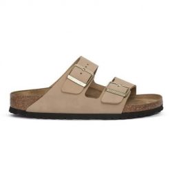 Klapki damskie Birkenstock Arizona. Brązowe klapki Birkenstock, bez wzorów, z materiału, bez obcasa. Za 877.00 zł.
