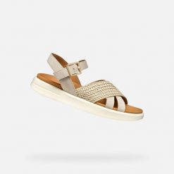 Sandały GEOX D XAND 2S Jasnobrązowy. Brązowe sandały Geox, bez wzorów, ze skóry, bez obcasa, bez zapięcia. Za 398.99 zł.
