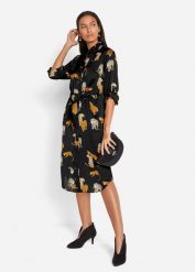 Sukienka szmizjerka satynowa. Czarne sukienki bonprix, bez wzorów, z satyny, bez kołnierzyka, bez ramiączek, plisowane. Za 179.99 zł.