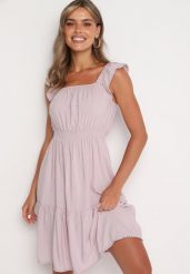 Jasnofioletowa Taliowana Sukienka z Wiskozą i Bawełną Falbankami oraz Gumką w Talii Hemvia. Fioletowe sukienki Born2be, na co dzień, m, bez wzorów, z bawełny, eleganckie, bez kołnierzyka, bez ramiączek, mini, kopertowe. Za 39.99 zł.
