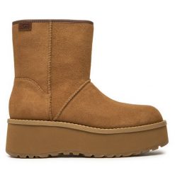 Botki Ugg. Brązowe botki UGG, bez wzorów, bez obcasa, na koturnie, bez zapięcia. Za 779.99 zł.