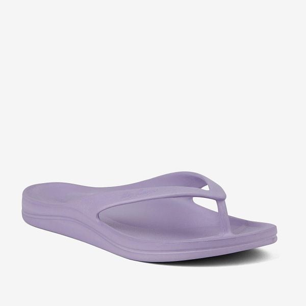Damskie klapki Coqui Naitiri. Fioletowe klapki Coqui, bez wzorów, z materiału, bez obcasa. Za 114.99 zł.