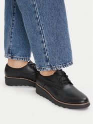 Clarks Półbuty Sharon Rae 261754164 Czarny. Czarne czółenka Clarks, bez wzorów, ze skóry, bez obcasa, na koturnie, bez zapięcia. Za 356.99 zł.