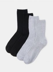 Prążkowane skarpetki 4 pack - szary. Szare skarpety Sinsay, bez wzorów, prążkowane. Za 17.99 zł.