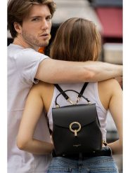 Victor & Hugo Paris Skórzany plecak "Elena" w kolorze czarnym - 20 x 21 x 12 cm rozmiar: onesize. Czarne plecaki Victor & Hugo Paris, bez wzorów, z materiału. Za 304.99 zł.