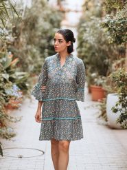 Isla Bonita by SIGRIS Sukienka w kolorze granatowym rozmiar: XL. Niebieskie sukienki Isla Bonita by SIGRIS, na co dzień, xl, bez wzorów, z bawełny, bez kołnierzyka, bez ramiączek, midi, proste. Za 184.46 zł.