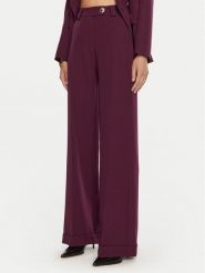 Maryley Spodnie materiałowe 24IB563/43GI Bordowy Regular Fit. Czerwone spodnie materiałowe Maryley, xs, bez wzorów, z materiału. Za 319.99 zł.