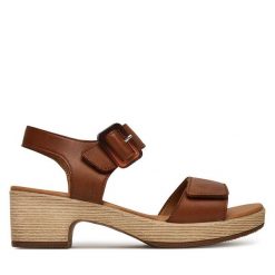 Sandały Remonte. Brązowe sandały Remonte, bez wzorów, bez obcasa, na słupku, bez zapięcia. Za 369.99 zł.