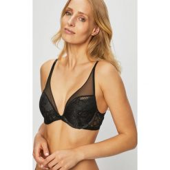 Calvin Klein Underwear - Biustonosz. Czarne biustonosze Calvin Klein Underwear, bez wzorów, z elastanu. W wyprzedaży za 179.90 zł.