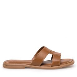 Klapki GINO ROSSI. Brązowe klapki Gino Rossi, bez wzorów, bez obcasa. Za 124.99 zł.