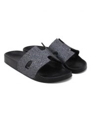 Calceo Klapki w kolorze srebrno-czarnym rozmiar: 38. Czarne klapki Calceo, bez wzorów, z otwartym noskiem, bez obcasa. Za 52.79 zł.