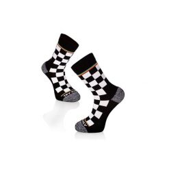 Aktywny styl życia Bawełniane skarpetki SQUARES Biało-czarne. Czarne skarpety TRY TO FLY, bez wzorów, z bawełny. W wyprzedaży za 59.75 zł.