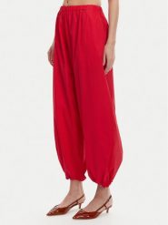 PINKO Spodnie materiałowe 105210 A2LD Czerwony Relaxed Fit. Czerwone spodnie materiałowe Pinko, s, bez wzorów, z bawełny. Za 569.99 zł.