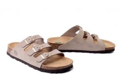 DR. BRINKMANN 701004-08 taupe, klapki damskie. Brązowe klapki Dr. Brinkmann, bez wzorów, ze skóry, bez obcasa. Za 229.42 zł.