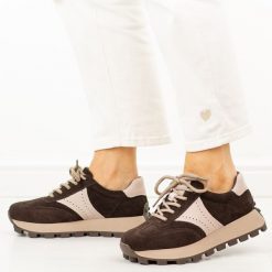 Brązowe skórzane sneakersy damskie Filippo Dp7976/26. Brązowe obuwie sportowe Filippo, na jesień, z dzianiny, bez zapięcia. Za 269.00 zł.