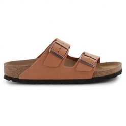 Klapki damskie Birkenstock Arizona BS. Brązowe klapki Birkenstock, bez wzorów, z gumy, bez obcasa. Za 386.70 zł.