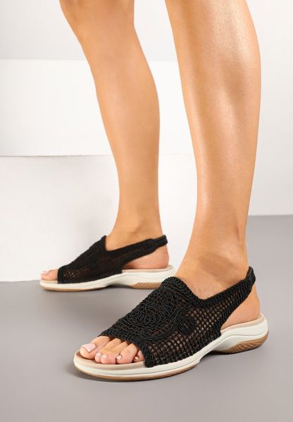 Czarne Siateczkowe Sandały Ozdobione Haftem Tatimora. Czarne sandały Born2be, bez wzorów, bez obcasa, na płaskiej podeszwie, bez zapięcia. Za 79.99 zł.