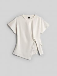 4F T-shirt slim z marszczeniem damski - biały S. Białe t-shirty 4f, m, bez wzorów, z dzianiny, bez kołnierzyka, bez ramiączek. Za 89.99 zł.