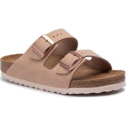 Klapki BIRKENSTOCK - Arizona Bs 1014207 Nude. Brązowe klapki Birkenstock, bez wzorów, ze skóry, bez obcasa. Za 329.00 zł.